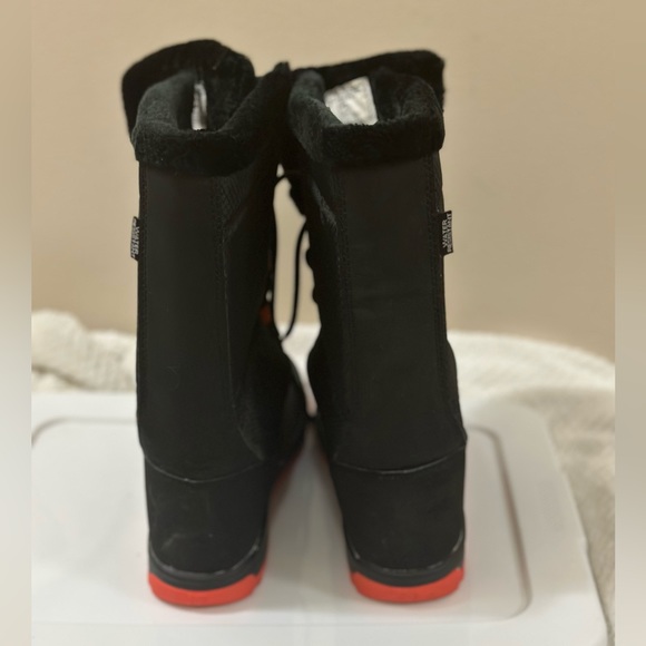 DC winter boots - Allie style - great condition - Picture 2 of 5